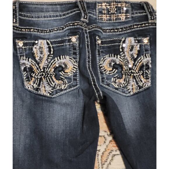 Miss Me Low-Rise Bootcut Jeans Fleur-de-lis Embroidered pockets Womens Size 26 - Picture 3 of 11